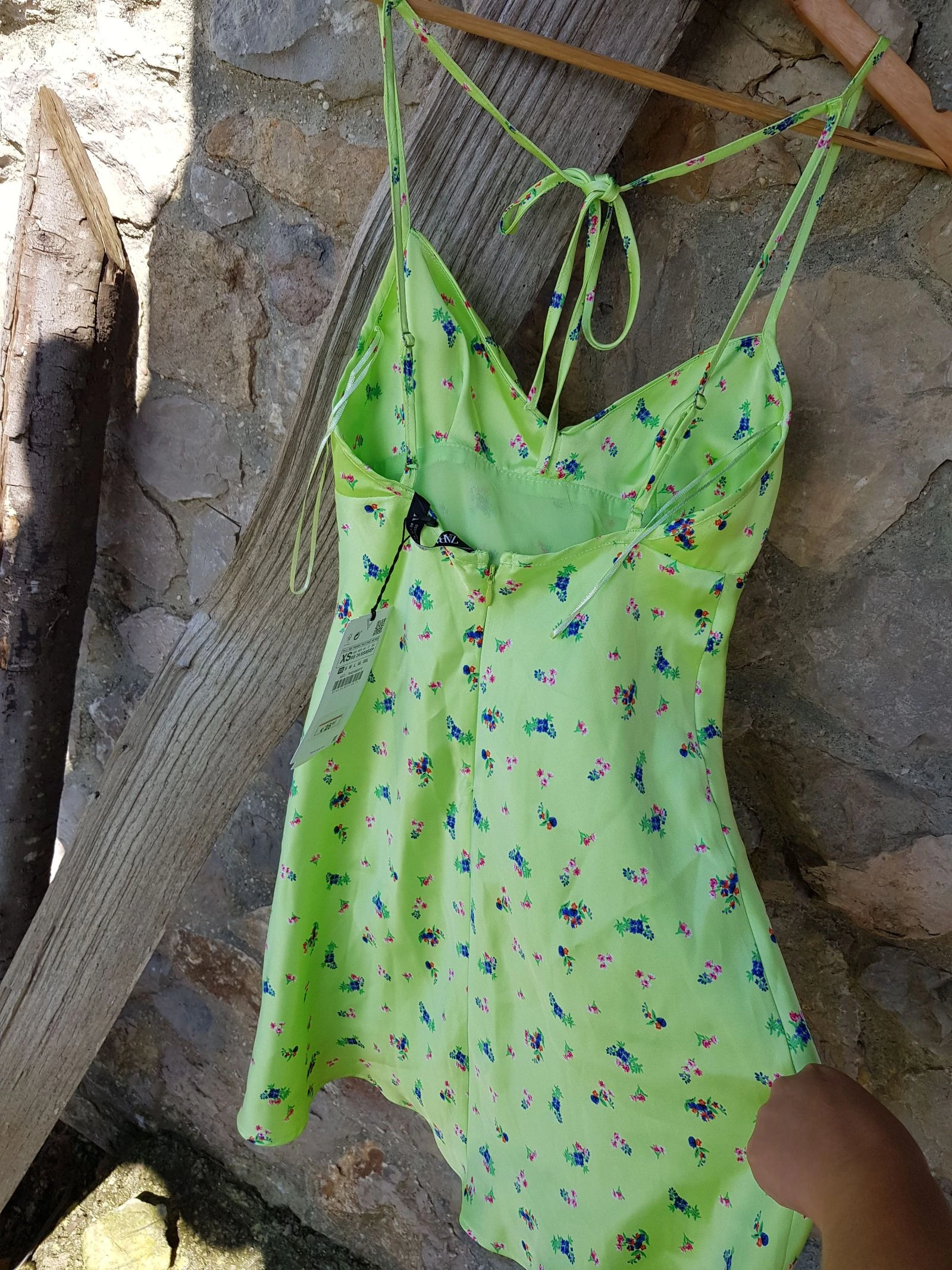 Vestido mini satinado floral Zara PP. Robe courte satinée fleurie – photo 7